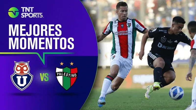 Cầu thủ của U De Chile và Palestino tranh chấp quyết liệt trên sân cỏ