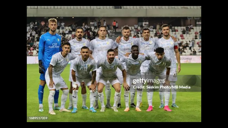 Cầu thủ Bodrumspor ghi bàn thắng quyết định trước Vanspor FK